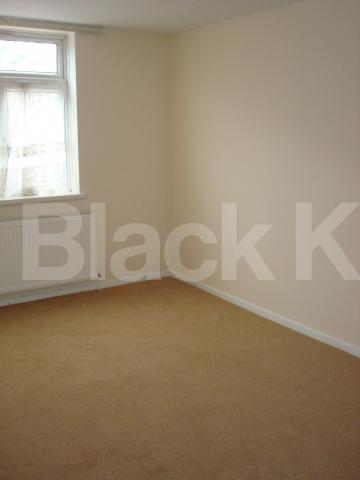 			New Instruction, 5 Bedroom, 1 bath, 1 reception Flat			 North Road, Calidonian Road